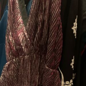 Nwt Lulu maroon and black shimmery dress size large